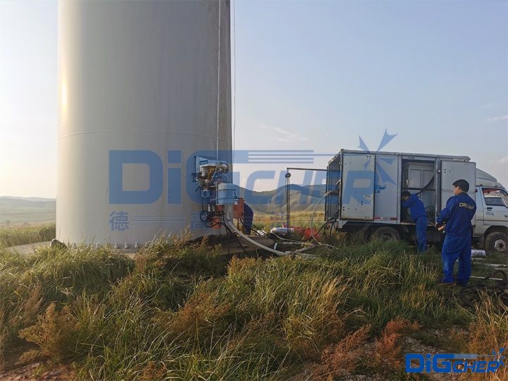 德高潔風(fēng)電筒清潔爬壁機器人